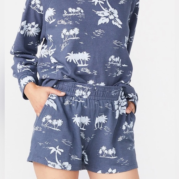 NWT Monrow "New" Hawaiian Vintage Ex Boyfriend Shorts - Picture 2 of 7